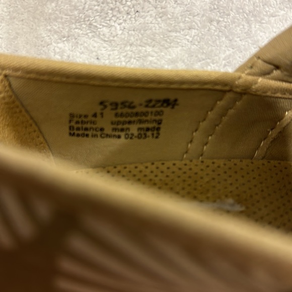 DANSCO - Calling all Nurses☺️. EU sz41. Fits like a Us Sz 9.5. - Picture 7 of 13